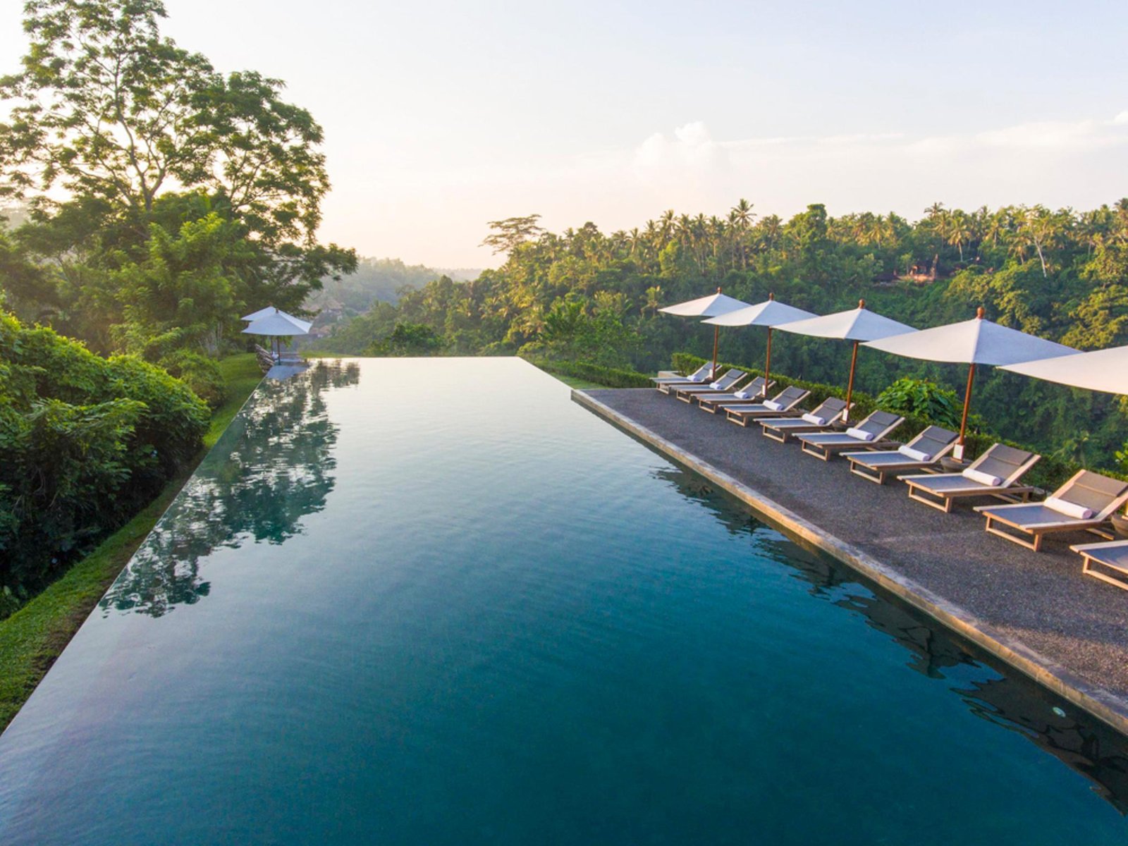 kolam renang infinity