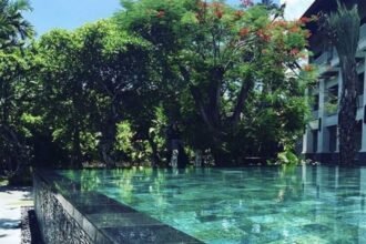 Coating Batu Alam untuk Kolam Renang