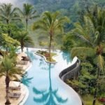 Pembuatan Kolam Renang di Lahan Miring