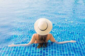 Penggunaan Sunscreen dan Lotion Pada Air Kolam Renang