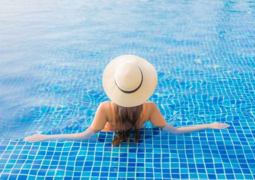 Penggunaan Sunscreen dan Lotion Pada Air Kolam Renang