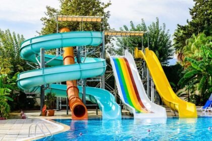Wahana di Waterpark