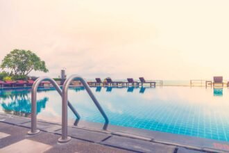 Konsep Kolam Renang Kekinian