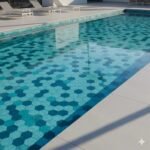Ide Desain Pola Keramik Kolam Renang