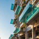 Ide Desain Kolam Renang di Balkon Hotel