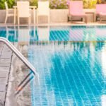 Mengapa Kolam Renang Berwarna Hijau Lumut