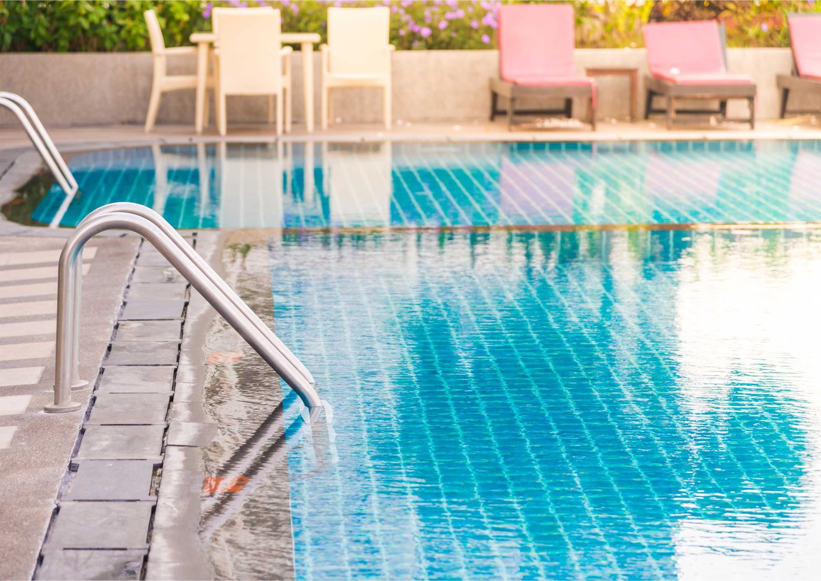 Mengapa Kolam Renang Berwarna Hijau Lumut