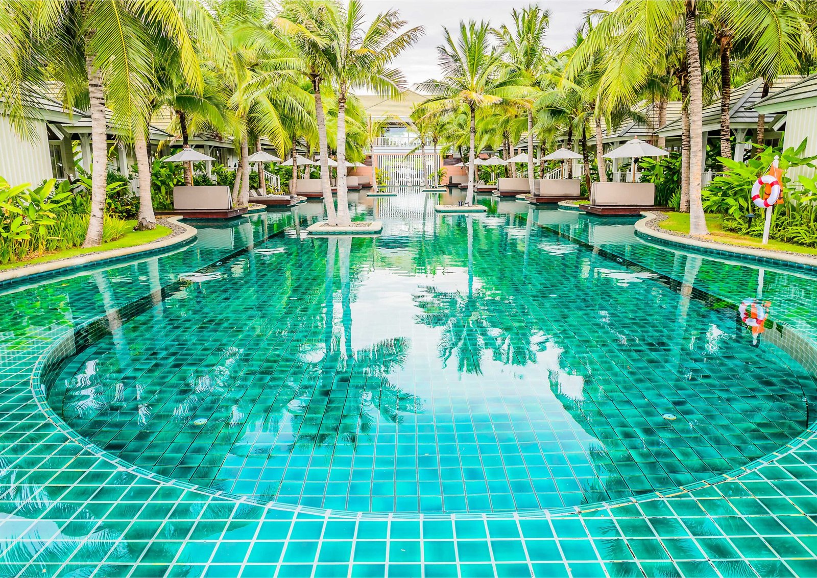 Perlukah Batu Alam pada Kolam Renang Dicoating