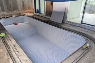 Proses Pembuatan Kolam Renang