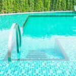 Cara Memperbaiki Keramik Pecah di Kolam Renang