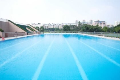 Mengapa di Kolam Renang Umum Bau Kaporit Menyengat