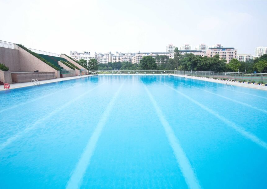 Mengapa di Kolam Renang Umum Bau Kaporit Menyengat