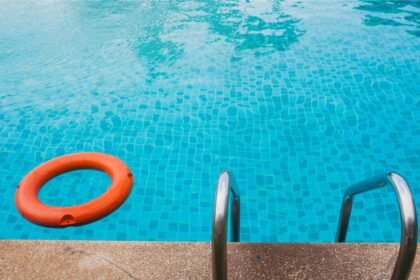 Perbaikan Keramik Kolam Berdasarkan Penyebabnya