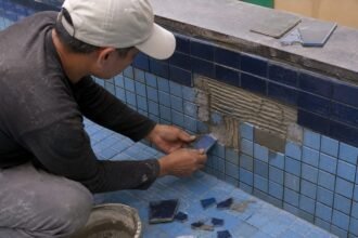 Cara Perbaiki Keramik Kolam Renang Pecah