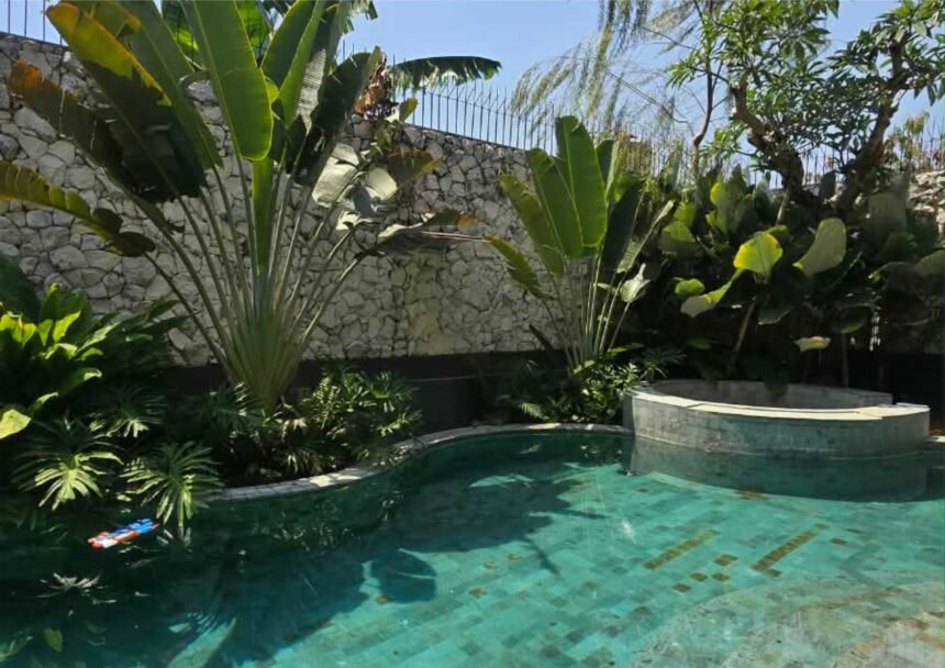 Landscaping Kolam Renang