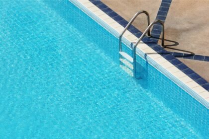 Bagaimana Tretament Air Kolam Renang dengan Kadar Besi Tinggi