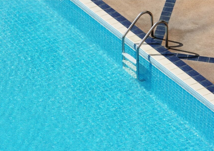 Bagaimana Tretament Air Kolam Renang dengan Kadar Besi Tinggi